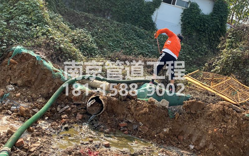 263柘塘工地化粪池清理