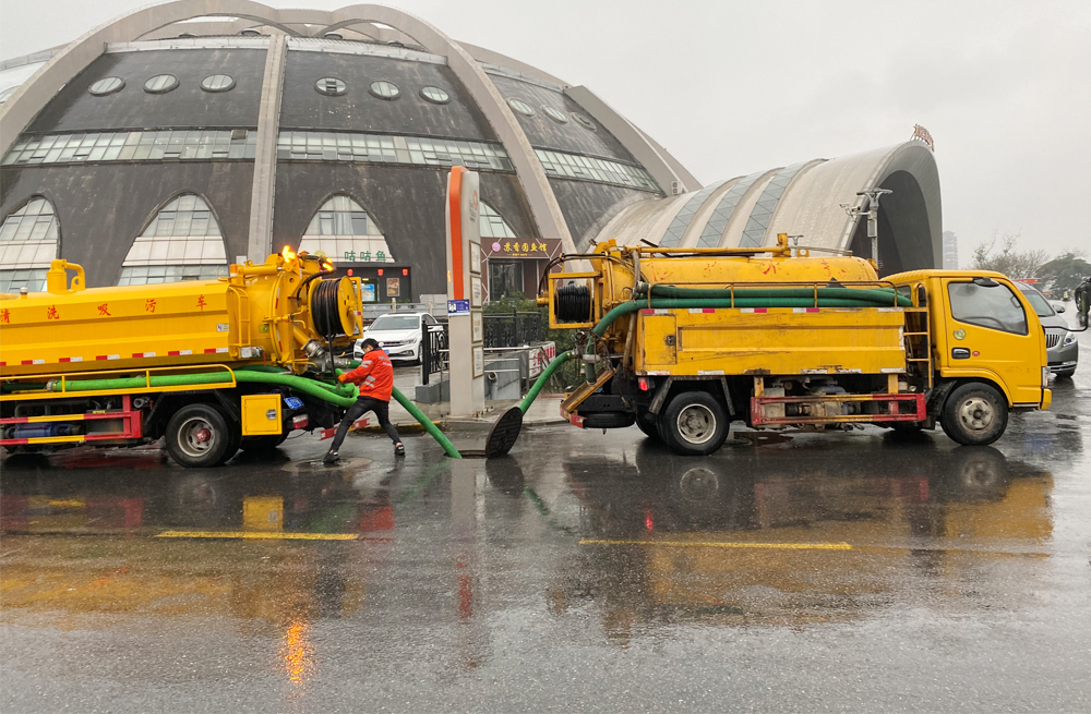 271柘塘商场管道清淤